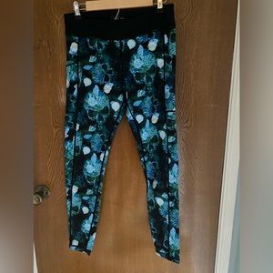 CVG Mermaid Skulls Leggings and Sports Bra
